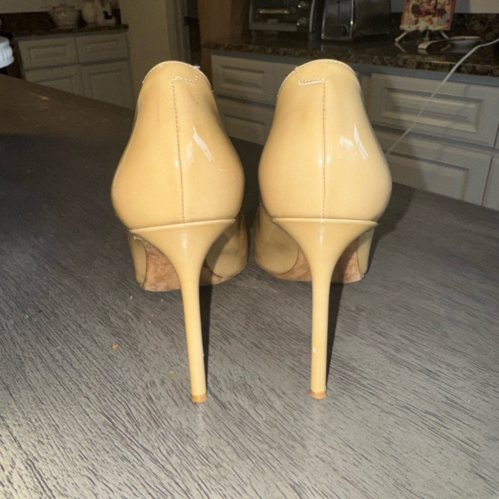 Jimmy Choo nude tan Pumps size 9 - Picture 4 of 5